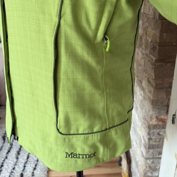 Marmot lime green winter jacket removable hood and snap waist zip close pockets - Picture 5 of 16